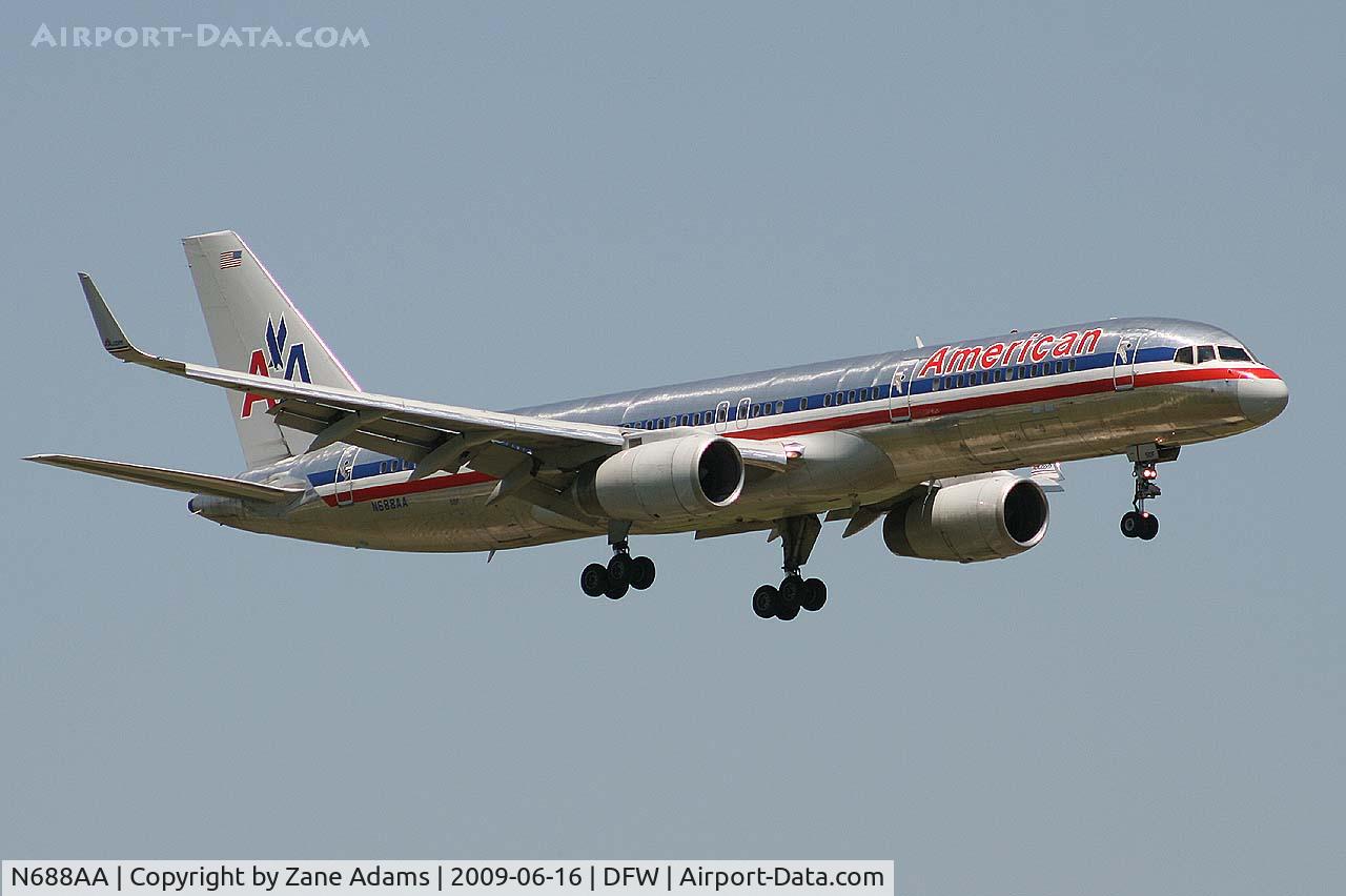 N688AA, 1993 Boeing 757-223 C/N 25730, American Airlines at DFW