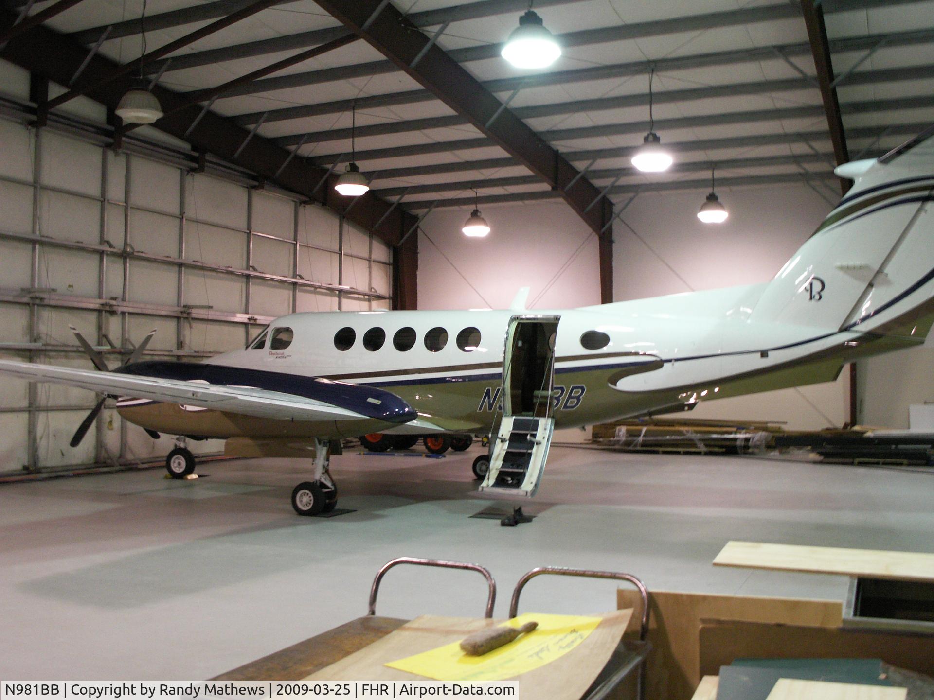 N981BB, 2006 Raytheon B200 King Air C/N BB-1960, At Home, Friday Harbor