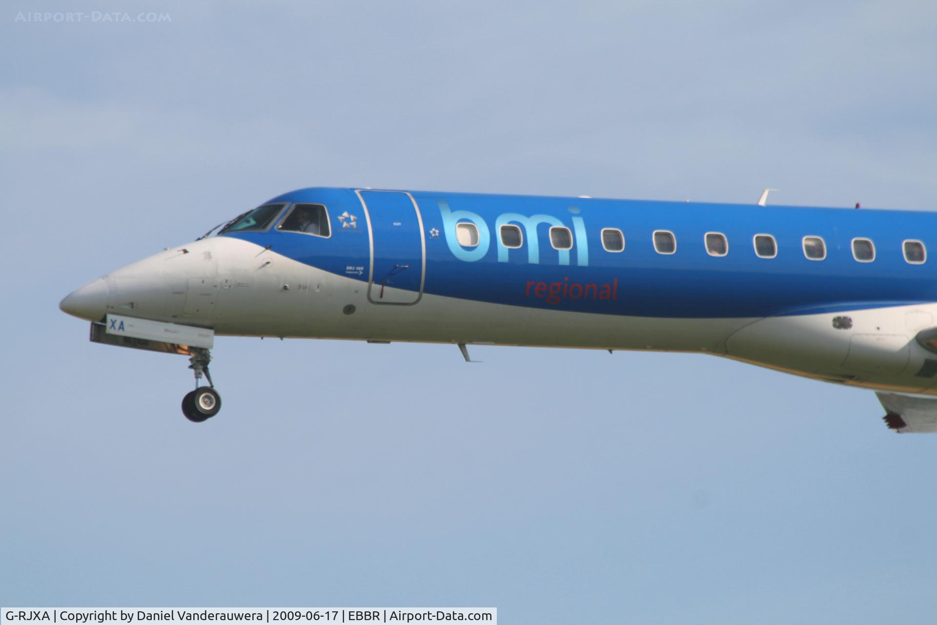 G-RJXA, 1999 Embraer EMB-145EP (ERJ-145EP) C/N 145136, arrival of flight BD627 to rwy 25L