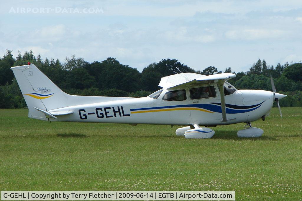 G-GEHL, 1999 Cessna 172S C/N 172S8324, Visitor to 2009 AeroExpo at Wycombe Air Park