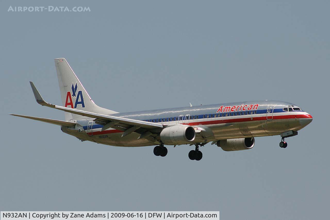 N932AN, 2000 Boeing 737-823 C/N 29530, American Airlines at DFW