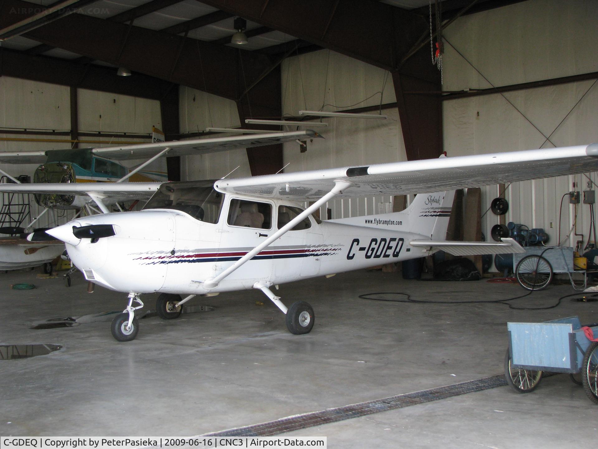 C-GDEQ, 1998 Cessna 172R C/N 17280477, @ Brampton Airport