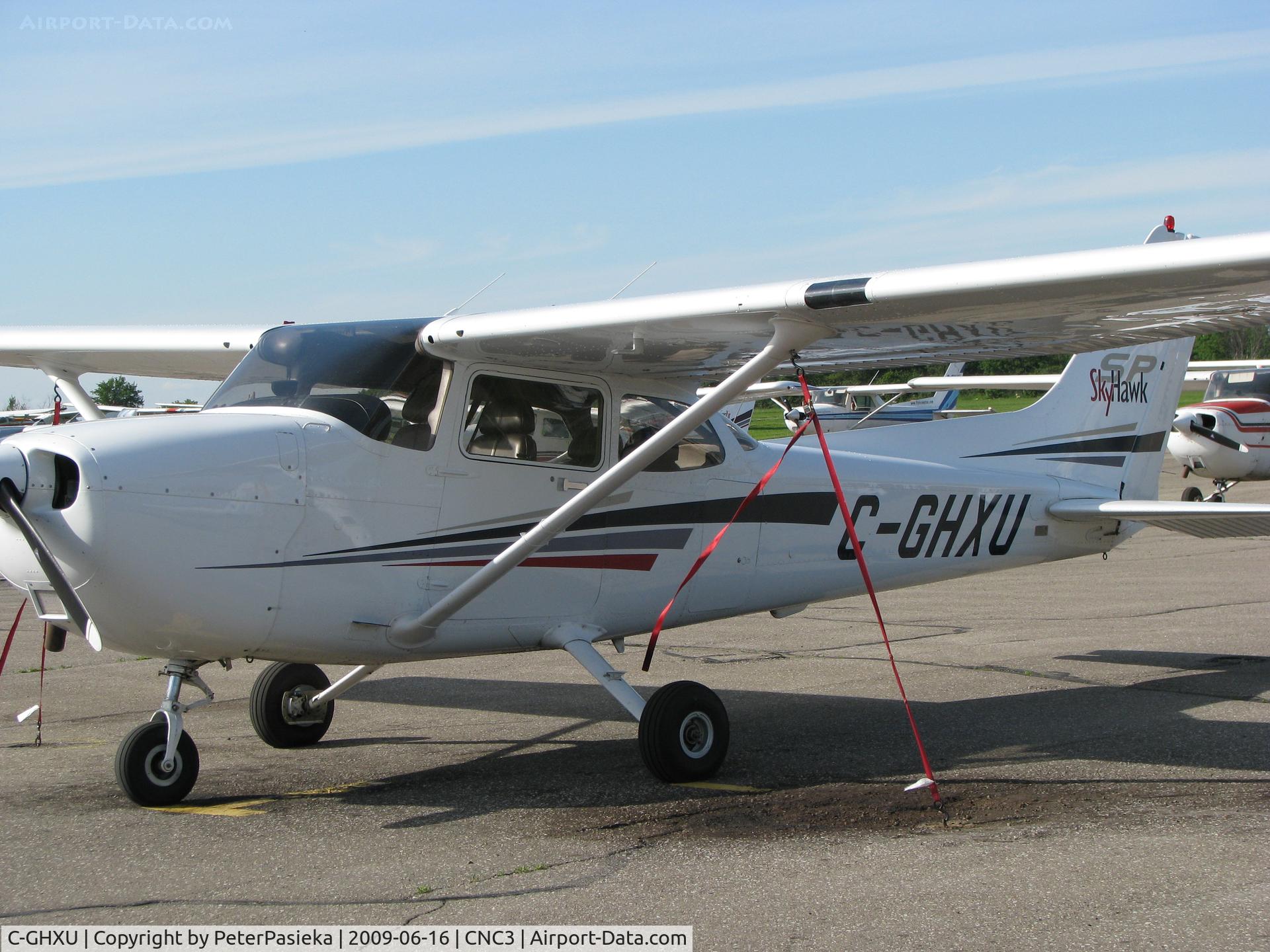 C-GHXU, 2002 Cessna 172S Skyhawk SP C/N 172S9041, @ Brampton Airport