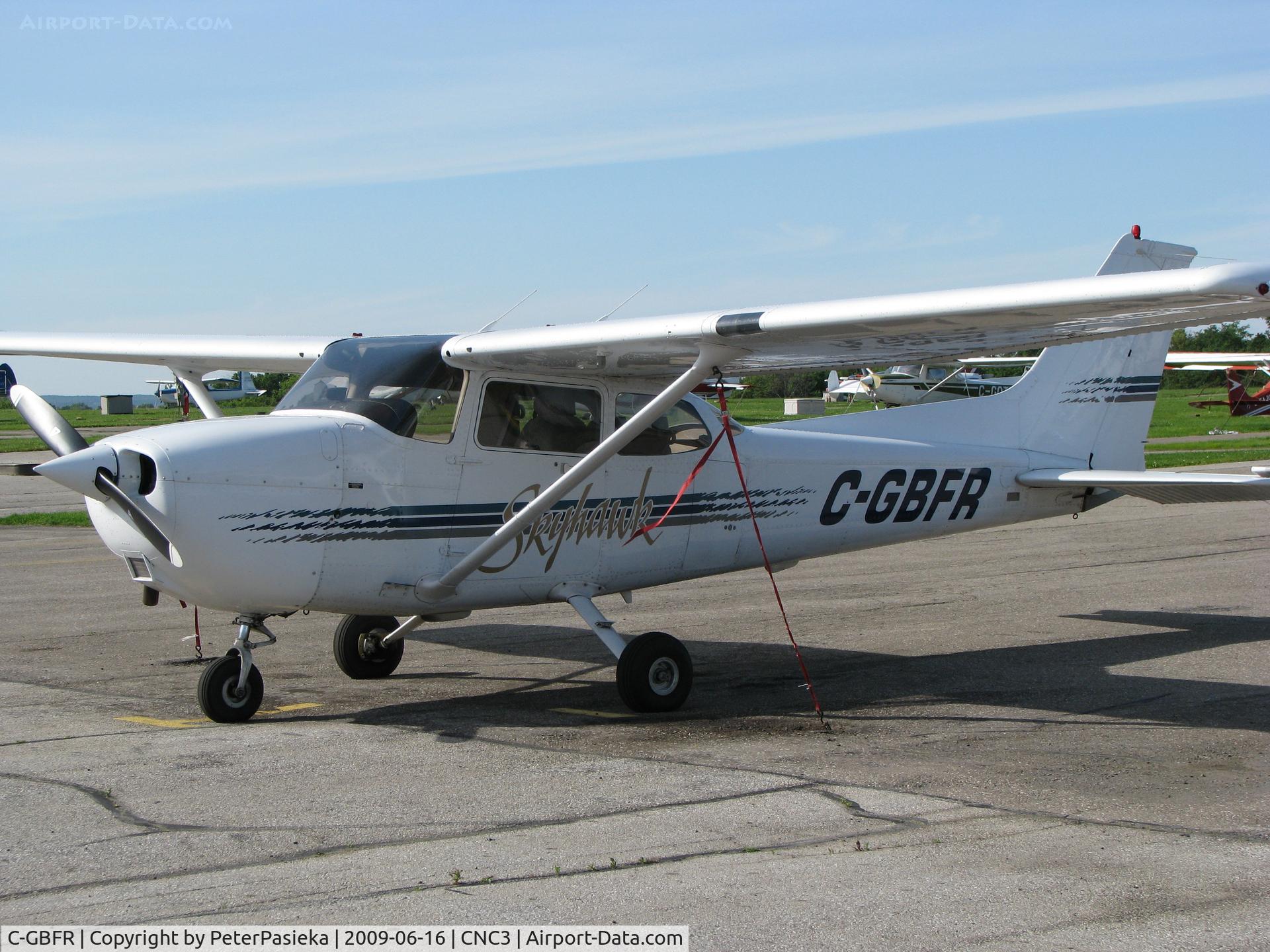 C-GBFR, 1997 Cessna 172R C/N 17280128, @ Brampton Airport