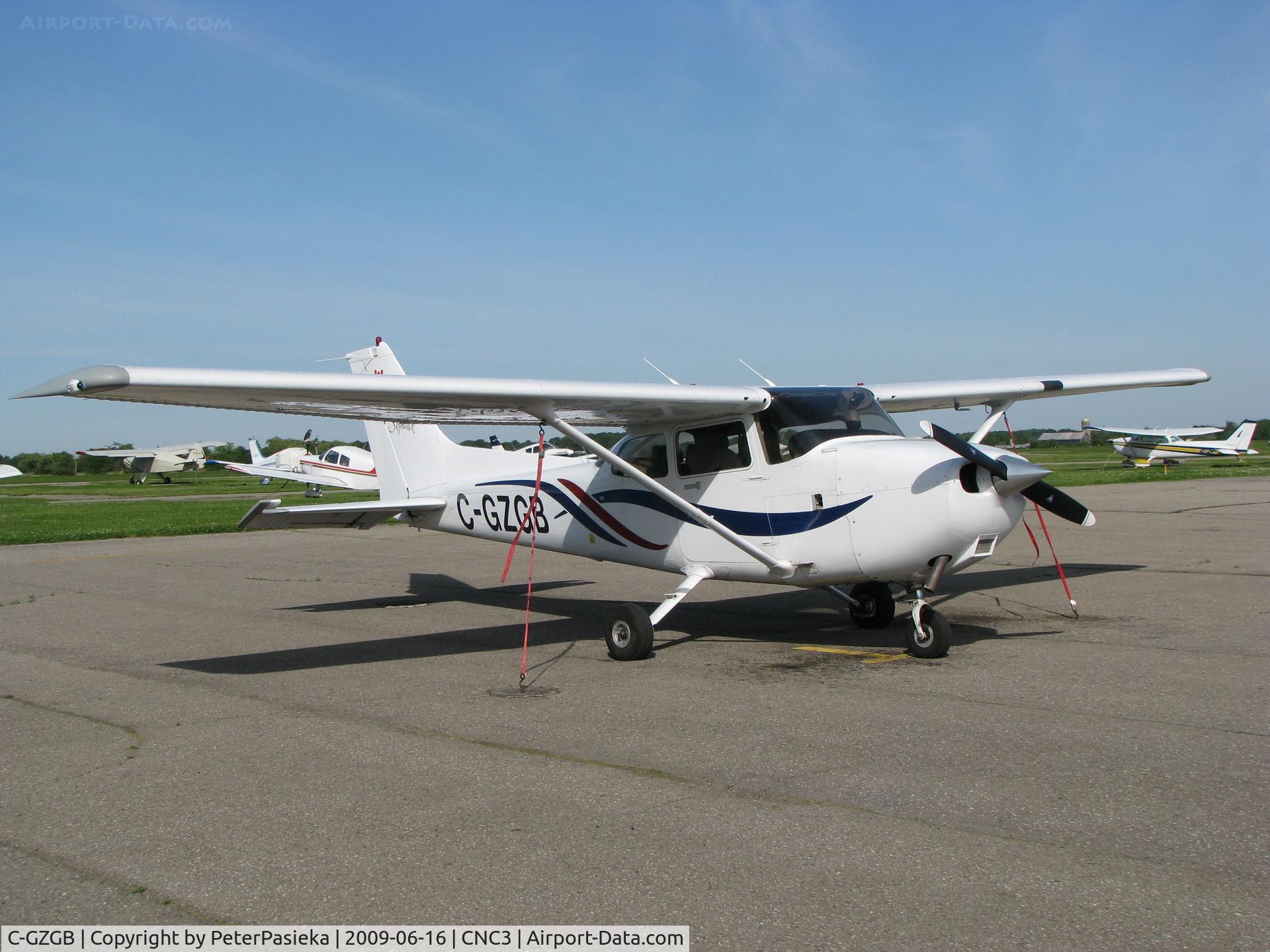 C-GZGB, 1998 Cessna 172R C/N 17280378, @ Brampton Airport