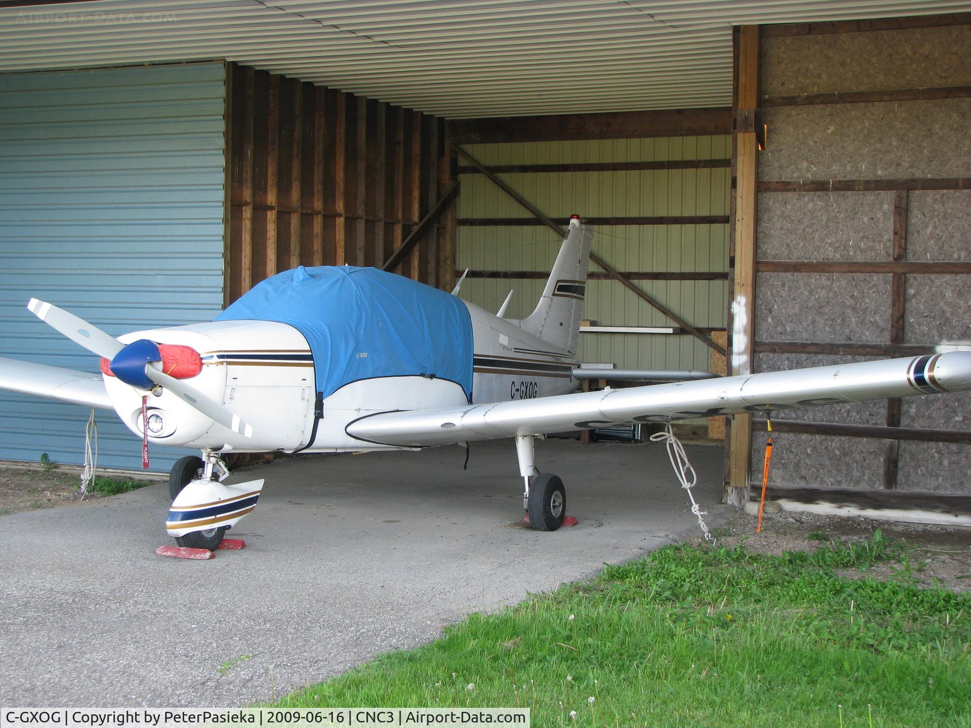 C-GXOG, 1973 Piper PA-28-140 C/N 28-7325281, @ Brampton Airport