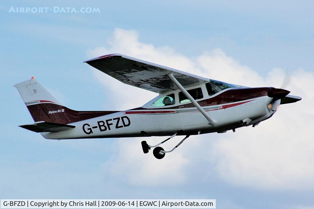 G-BFZD, 1978 Reims Cessna FR182 Skylane RG C/N 0010, visitor from Sleap at the Cosford Air Show