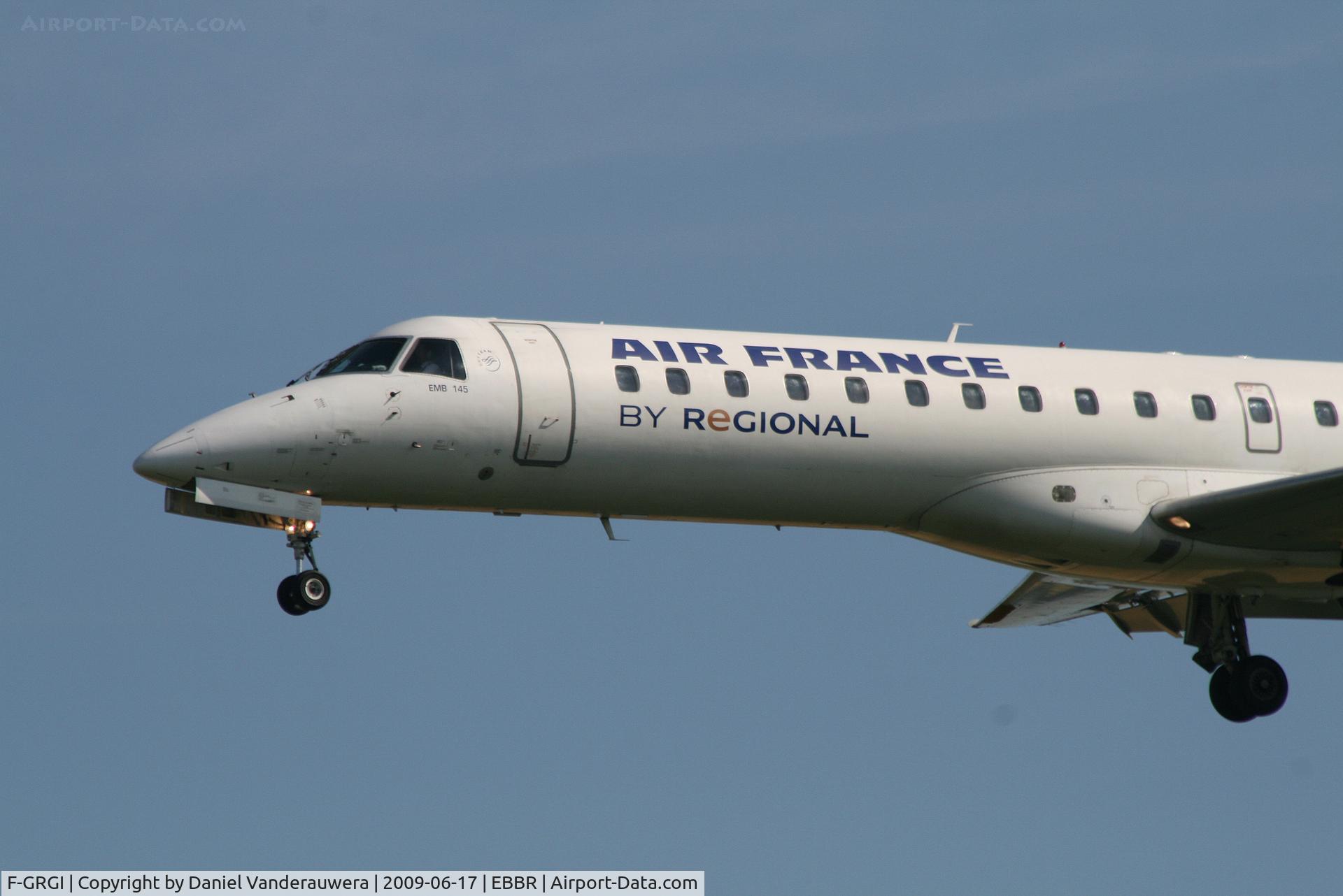 F-GRGI, 1999 Embraer EMB-145EU (ERJ-145EU) C/N 145152, arrival of flight AF5402 to rwy 25L