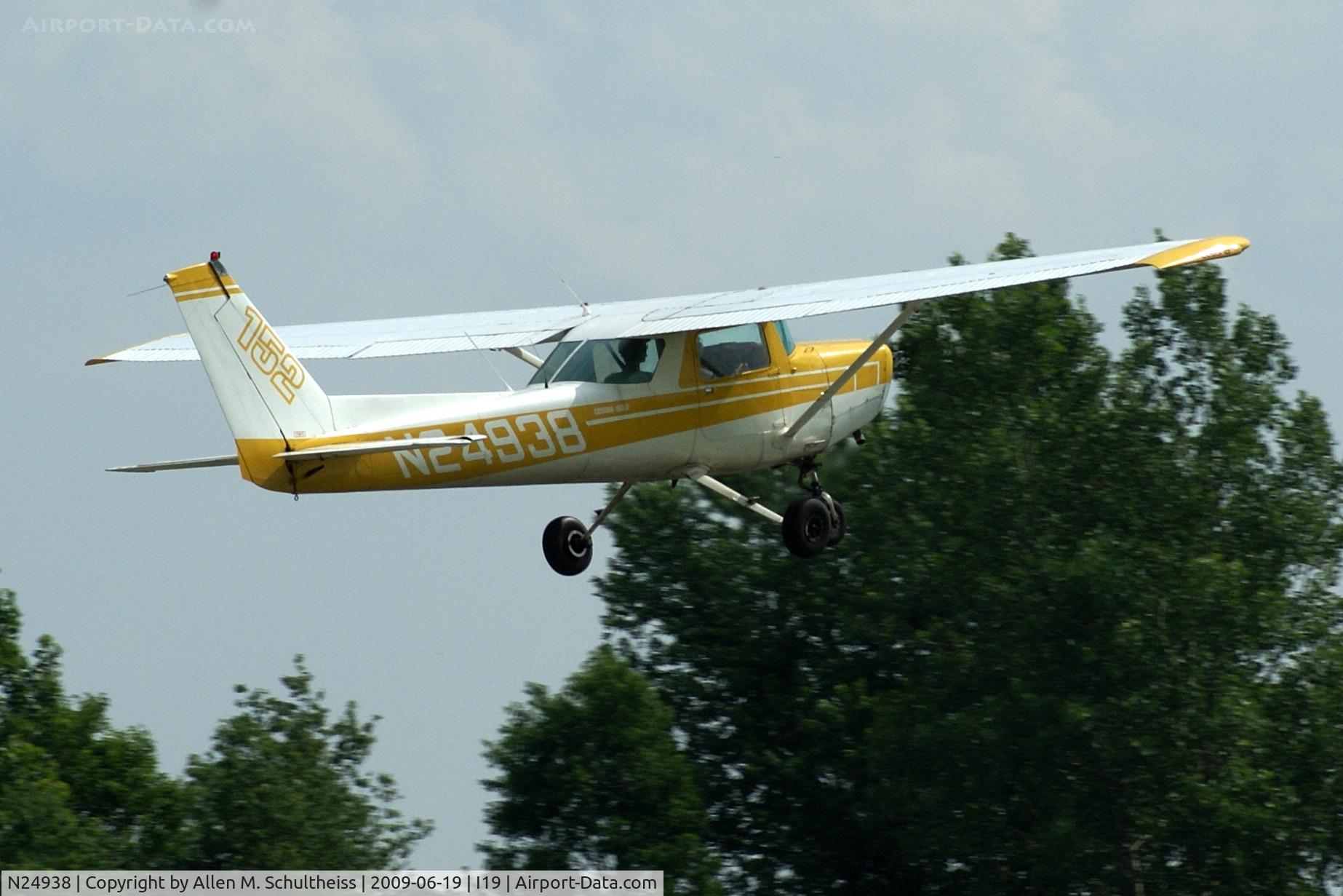 N24938, 1977 Cessna 152 C/N 15280459, 1977 152