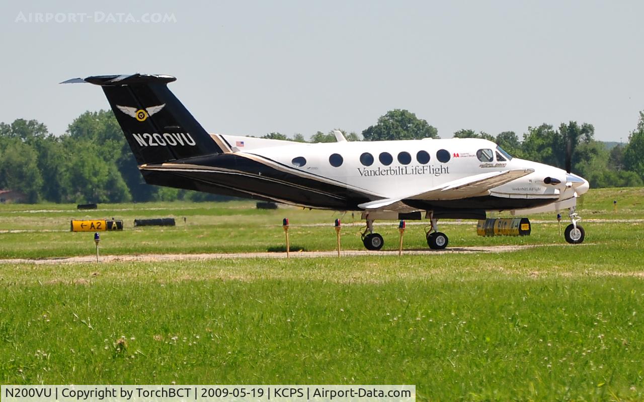 N200VU, 1991 Beech B200 King Air C/N BB-1393, Vanderbilt Super King Air taxiing to RWY 12R through the heat waves at KCPS.