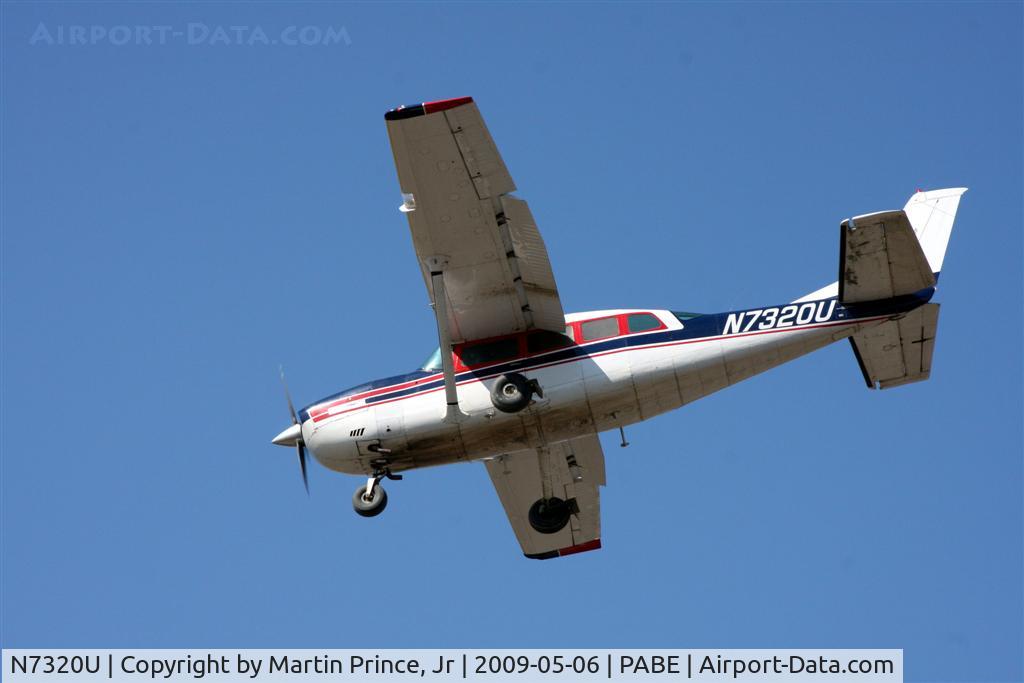 N7320U, 1977 Cessna 207A C/N 20700397, Landing 18 Bethel