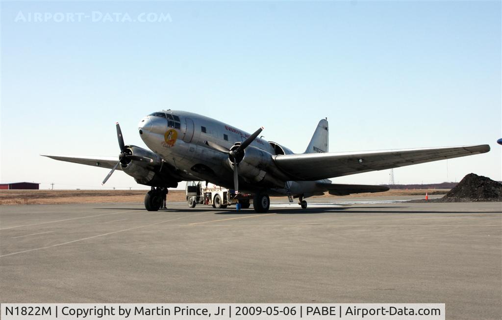 N1822M, 1945 Curtiss Wright C-46F-1CU C/N 22521, Getting a load of fuel, middle ramp