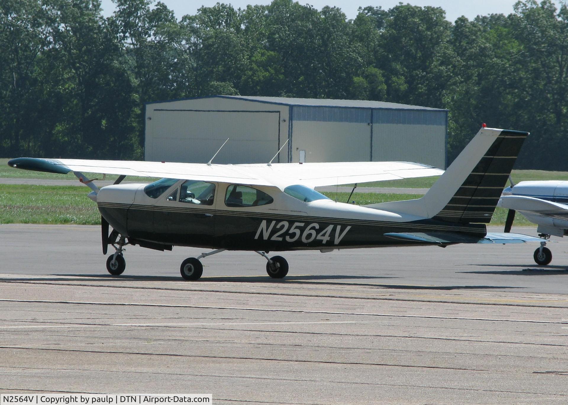 N2564V, 1974 Cessna 177RG Cardinal C/N 177RG0617, Parked at Downtown Shreveport.