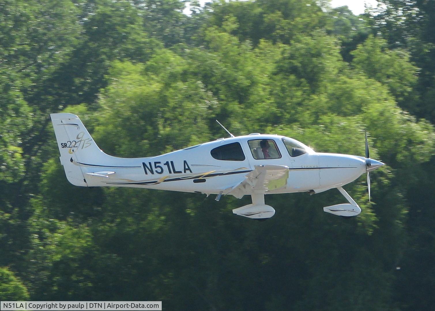 N51LA, 2005 Cirrus SR22 GTS C/N 1756, About to touch down at the Shreveport Downtown airport.