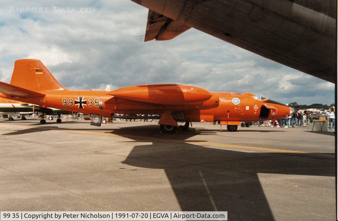 99 35, 1954 English Electric Canberra B.2 C/N R3/EA3/6652, Canberra B.2 of WTD-61 at the 1991 Intnl Air Tattoo at RAF Fairford.