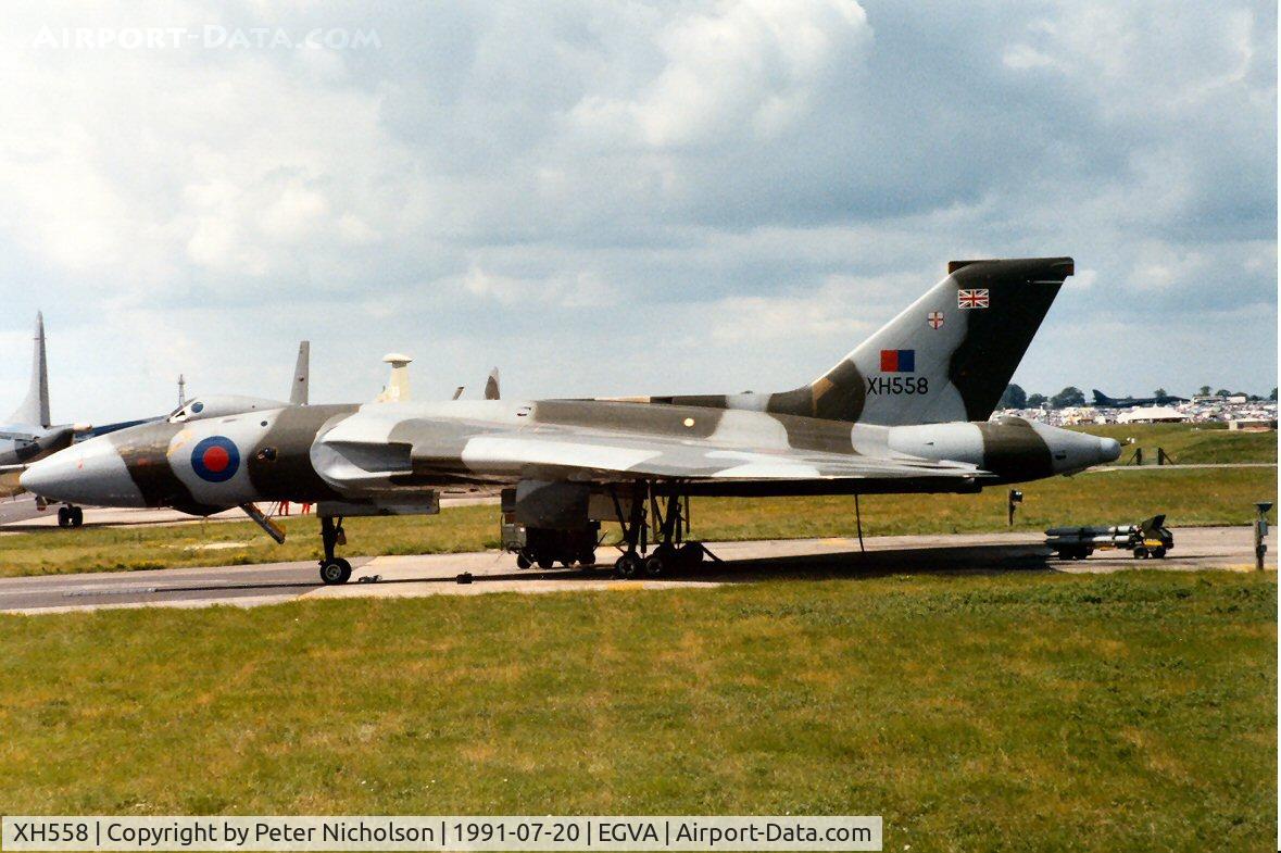 XH558, 1960 Avro Vulcan B.2 C/N Set 12, Vulcan B.2 of the Vulcan Display Team at the 1991 Intnl Air Tattoo at RAF Fairford.