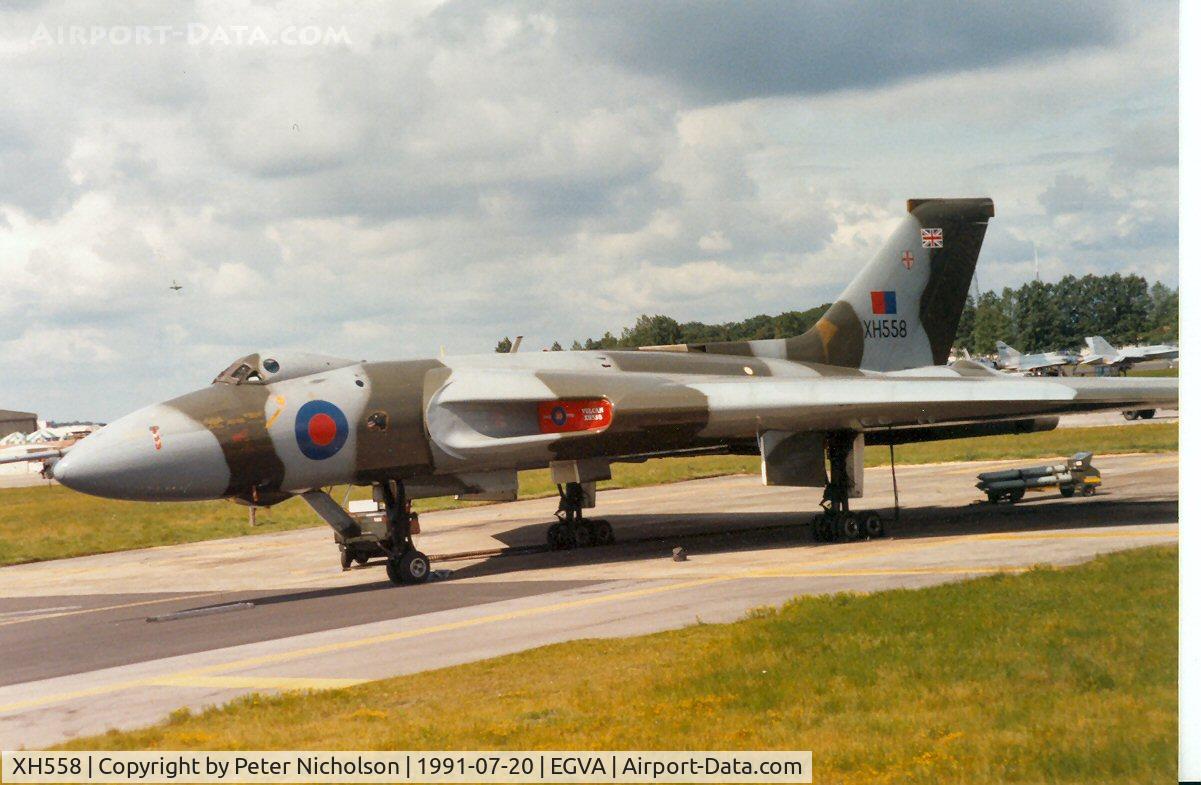 XH558, 1960 Avro Vulcan B.2 C/N Set 12, Another view of the Vulcan Display Team's aircraft at the 1991 Intnl Air Tattoo at RAF Fairford.