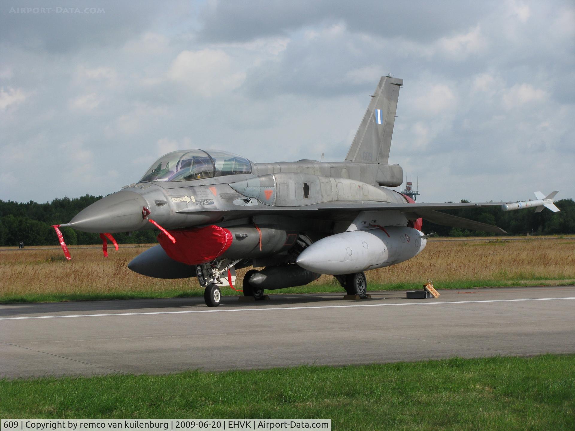 609, 1999 Lockheed Martin F-16DJ Fighting Falcon C/N XM-10, nice on the static Volkel air show 2009
