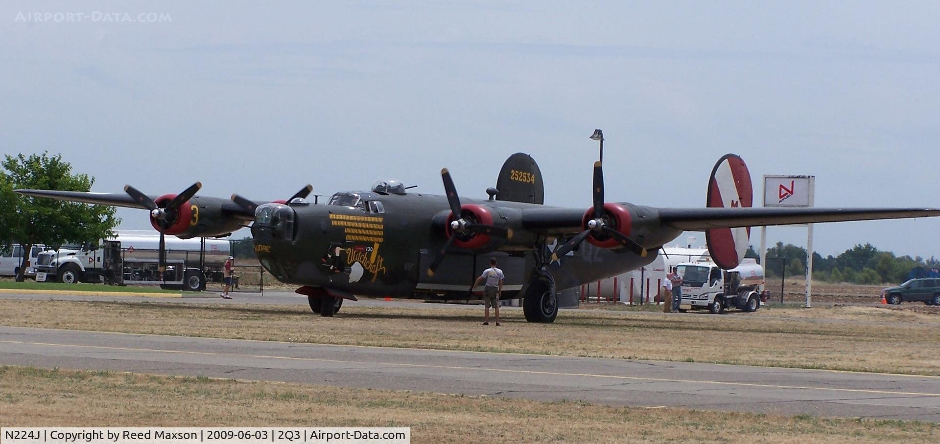 N224J, 1944 Consolidated B-24J-85-CF Liberator C/N 1347 (44-44052), Start up