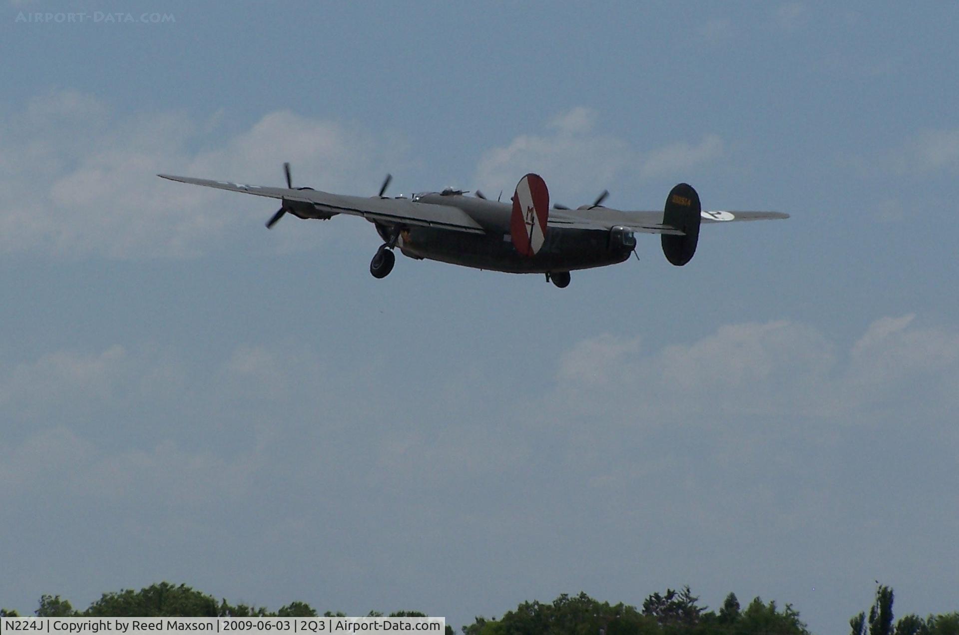 N224J, 1944 Consolidated B-24J-85-CF Liberator C/N 1347 (44-44052), gear retracting
