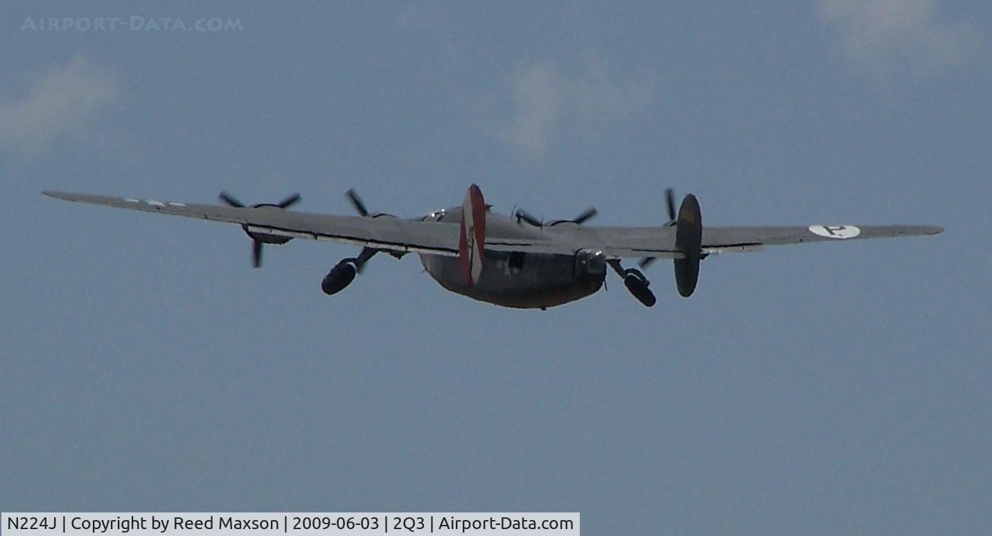 N224J, 1944 Consolidated B-24J-85-CF Liberator C/N 1347 (44-44052), Departing 2Q3 on 34, gear almost up.