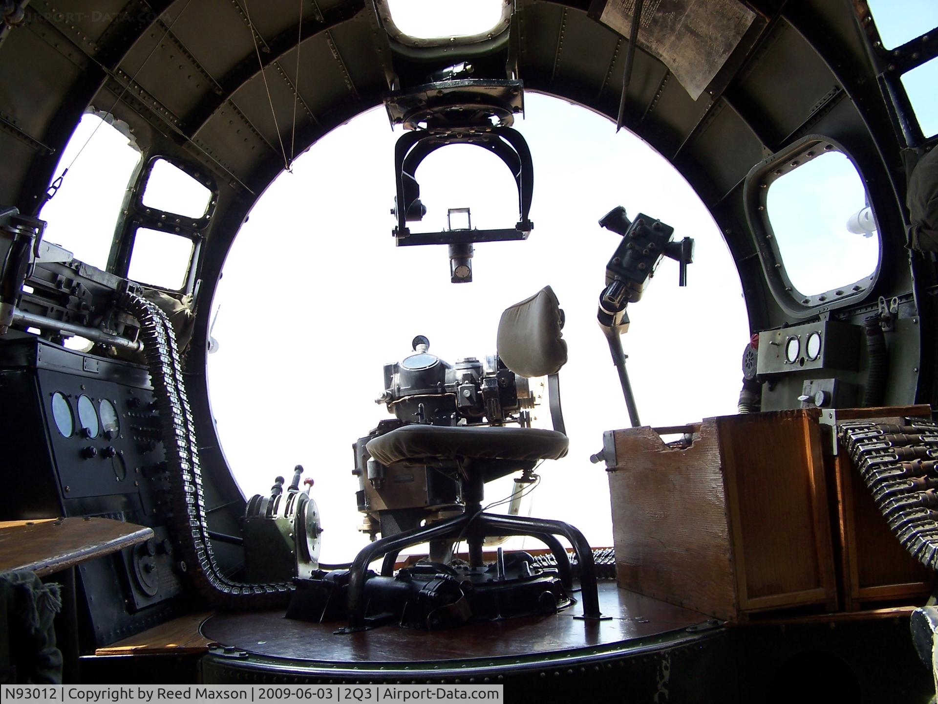 N93012, 1944 Boeing B-17G-30-BO Flying Fortress C/N 32264, Nose