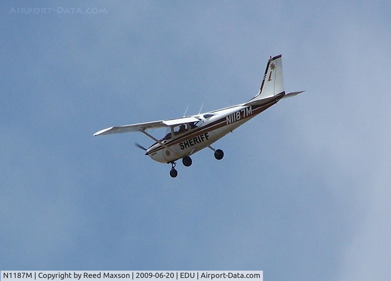 N1187M, 1970 Cessna 172K Skyhawk C/N 17258687, Turning final, runway 16