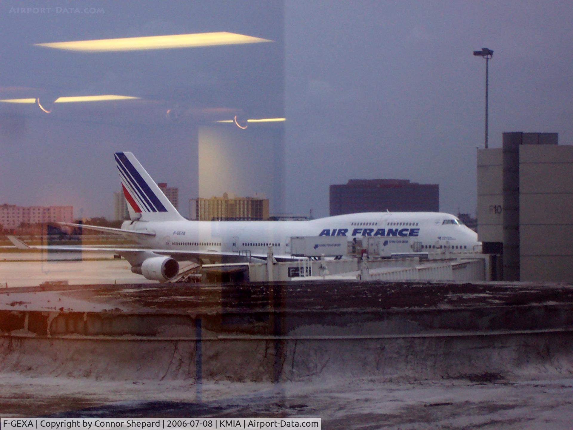 F-GEXA, 1989 Boeing 747-4B3 C/N 24154, 747 at Miami gate