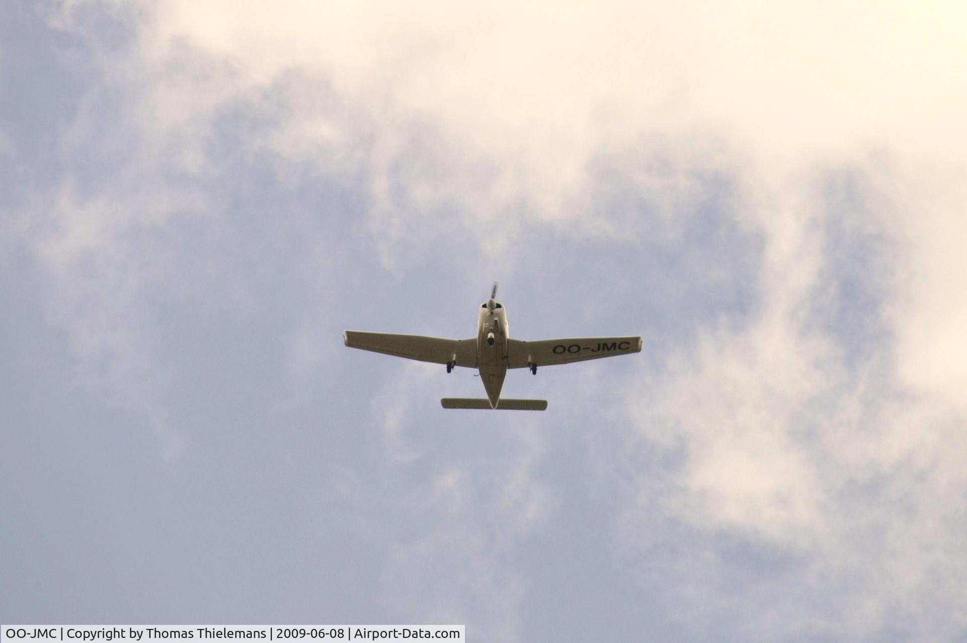 OO-JMC, 1979 Piper PA-28-181 C/N 28-7990550, in flight