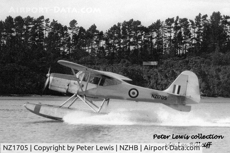 NZ1705, 1947 Auster J-5 Adventurer C/N 2802, RNZAF floatplane trainer