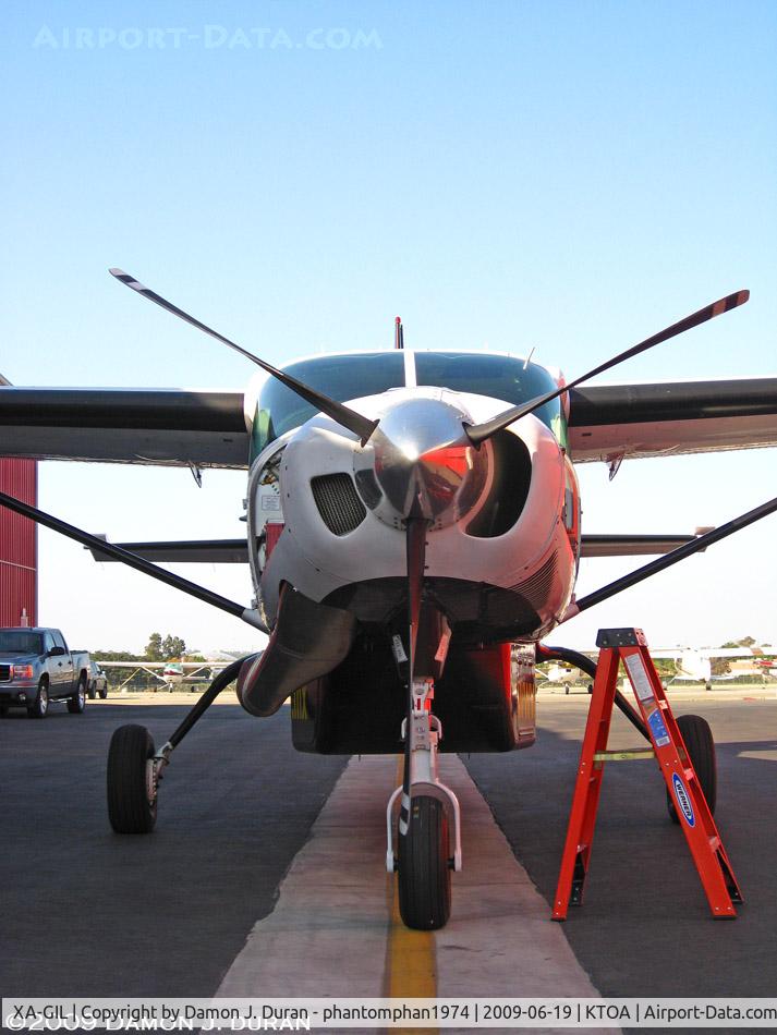 XA-GIL, Cessna 208B Grand Caravan C/N 208B-1088, Getting serviced at SWS at KTOA