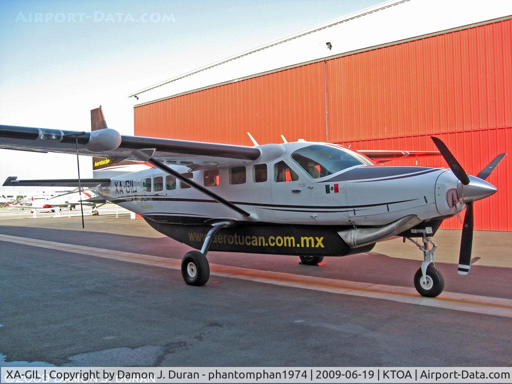 XA-GIL, Cessna 208B Grand Caravan C/N 208B-1088, Getting serviced at SWS at KTOA