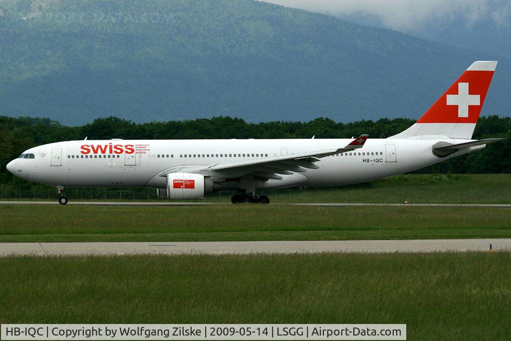 HB-IQC, 1998 Airbus A330-223 C/N 249, visitor