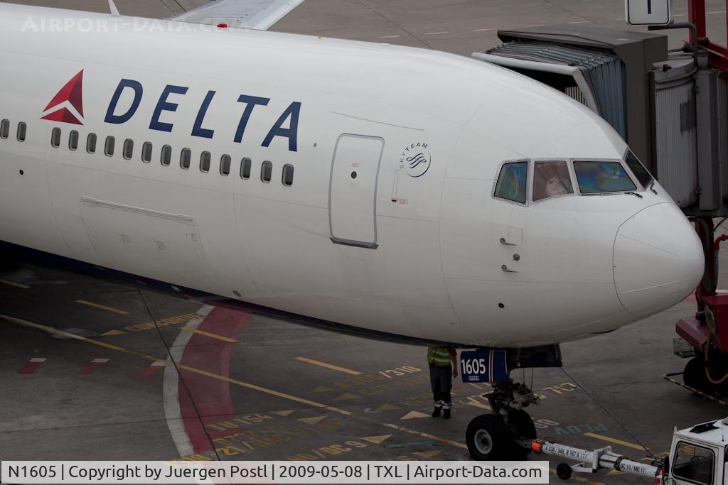 N1605, 1999 Boeing 767-332 C/N 30198, Boeing 767-332