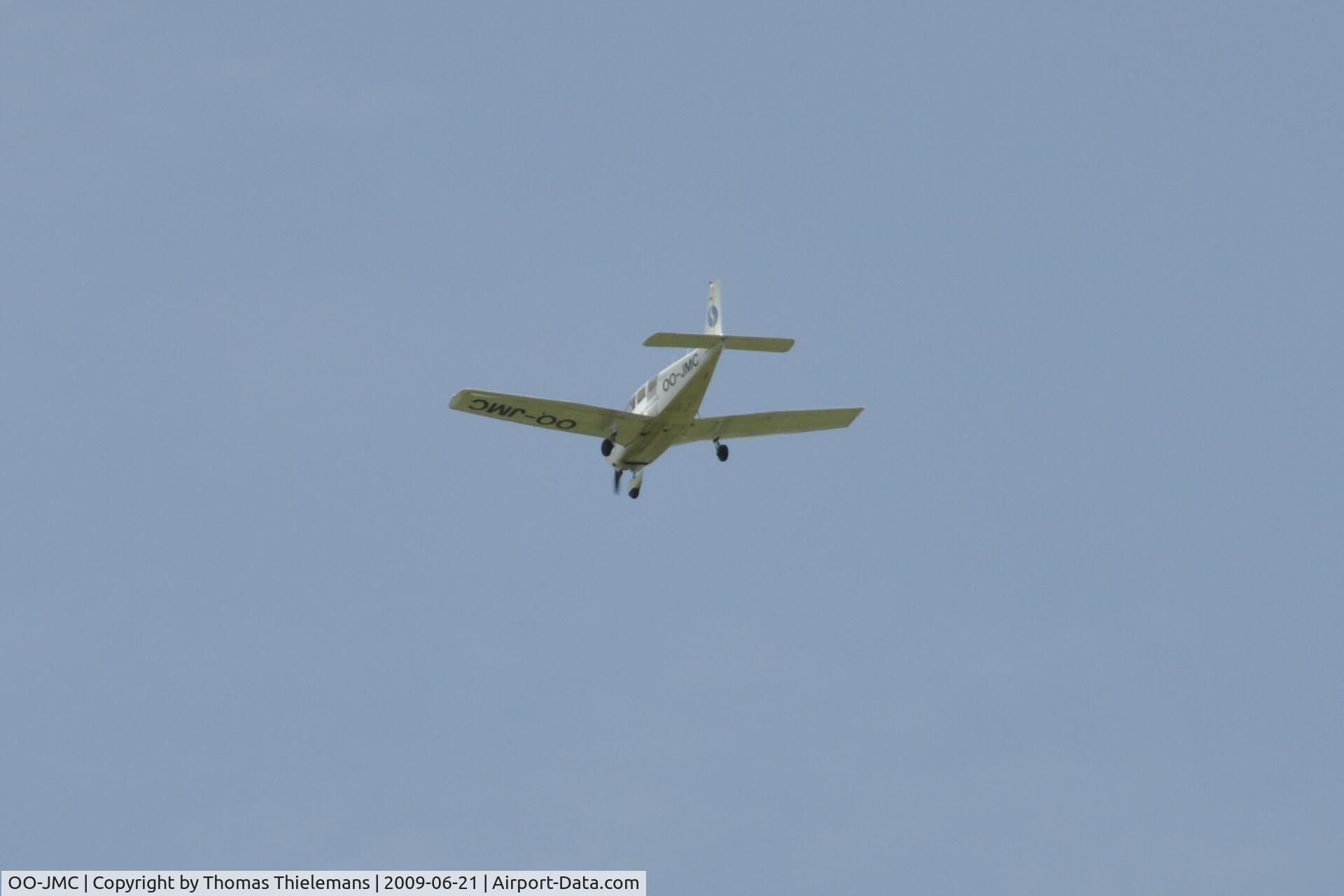 OO-JMC, 1979 Piper PA-28-181 C/N 28-7990550, in flight