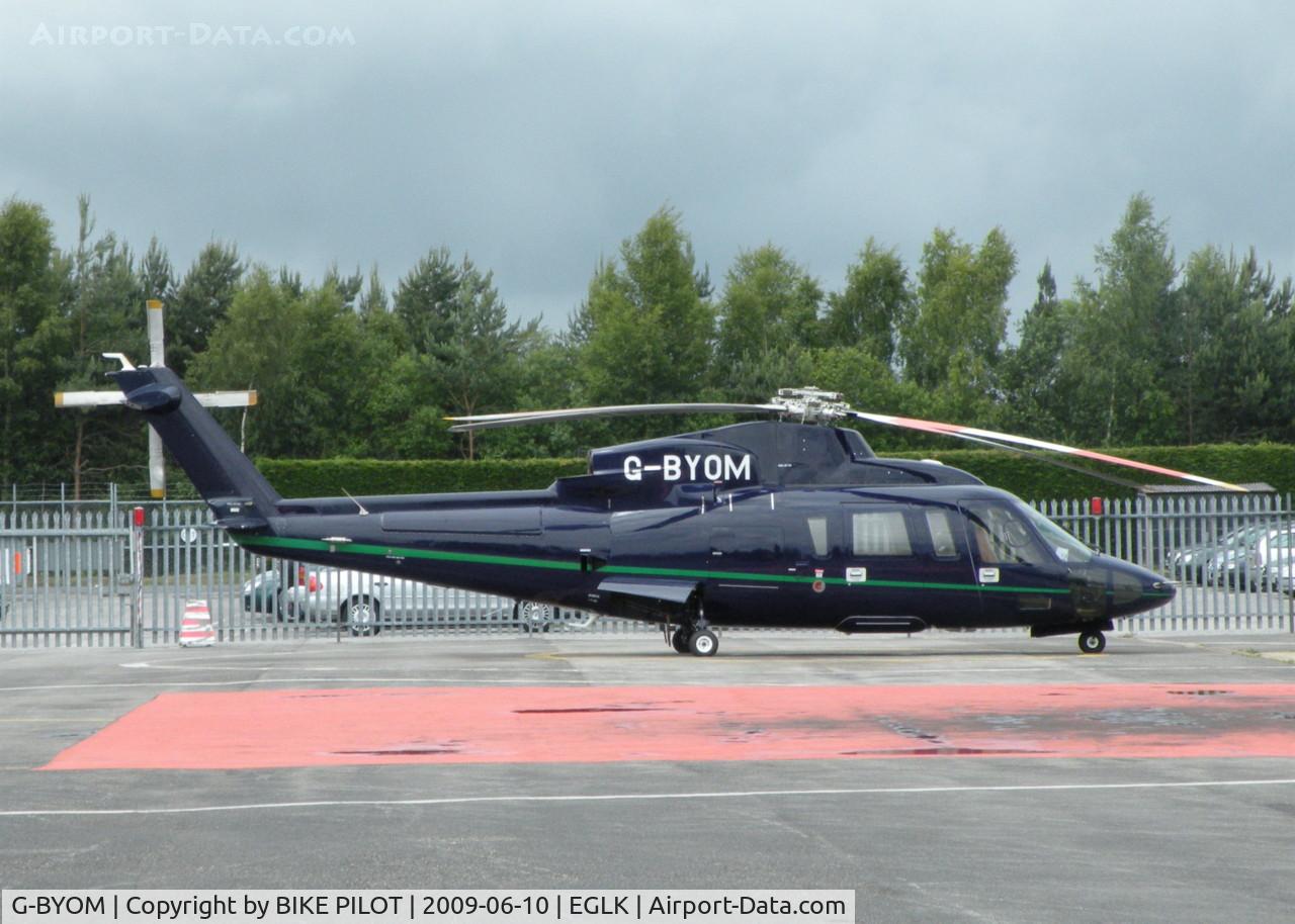 G-BYOM, 1996 Sikorsky S-76C C/N 760464, BASED AT EGLK WITH STARSPEED ALSO BLACKBUSHE BASED IN 1997 WITH AIR HANSON