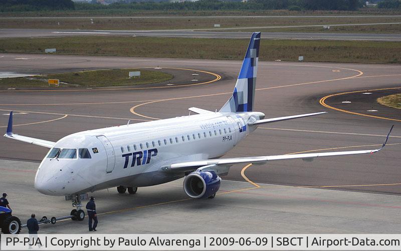 PP-PJA, 2009 Embraer 175LR (ERJ-170-200LR) C/N 17000272, First EMB-175 for Trip Linhas Aéreas.