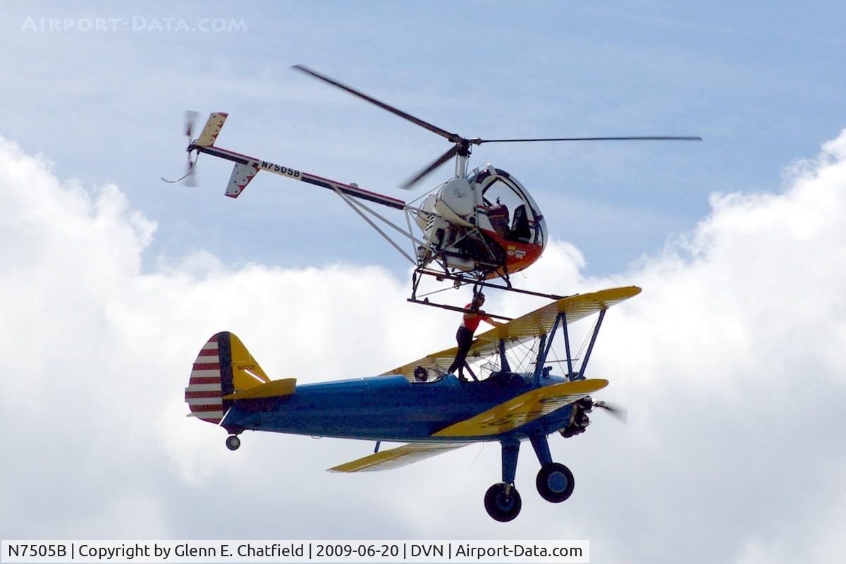 N7505B, 1985 Schweizer 300C (269C) C/N S1205, Quad Cities Air Show, with N49739