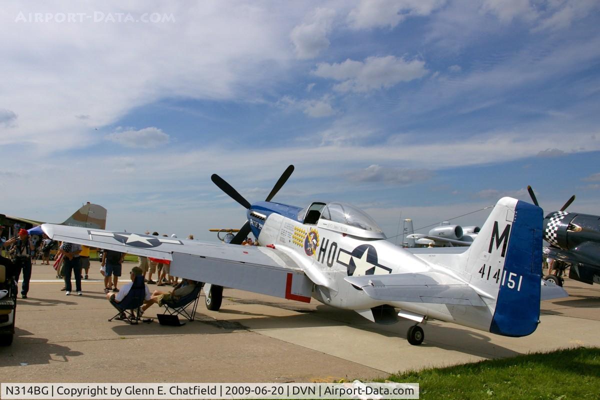 N314BG, North American P-51D Mustang C/N 122-3999 (44-73140), Quad Cities Air Show