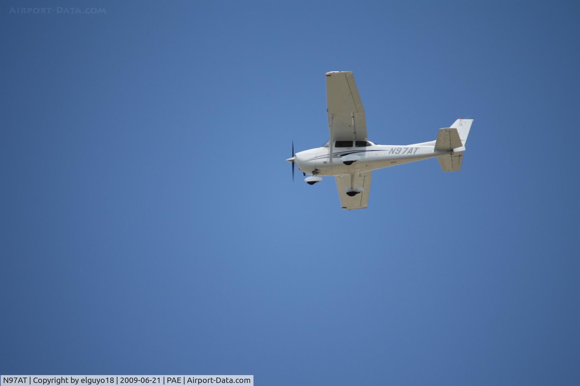 N97AT, 2005 Cessna 172S Skyhawk SP C/N 172S9853, TAKE OFF PAINE FIELD