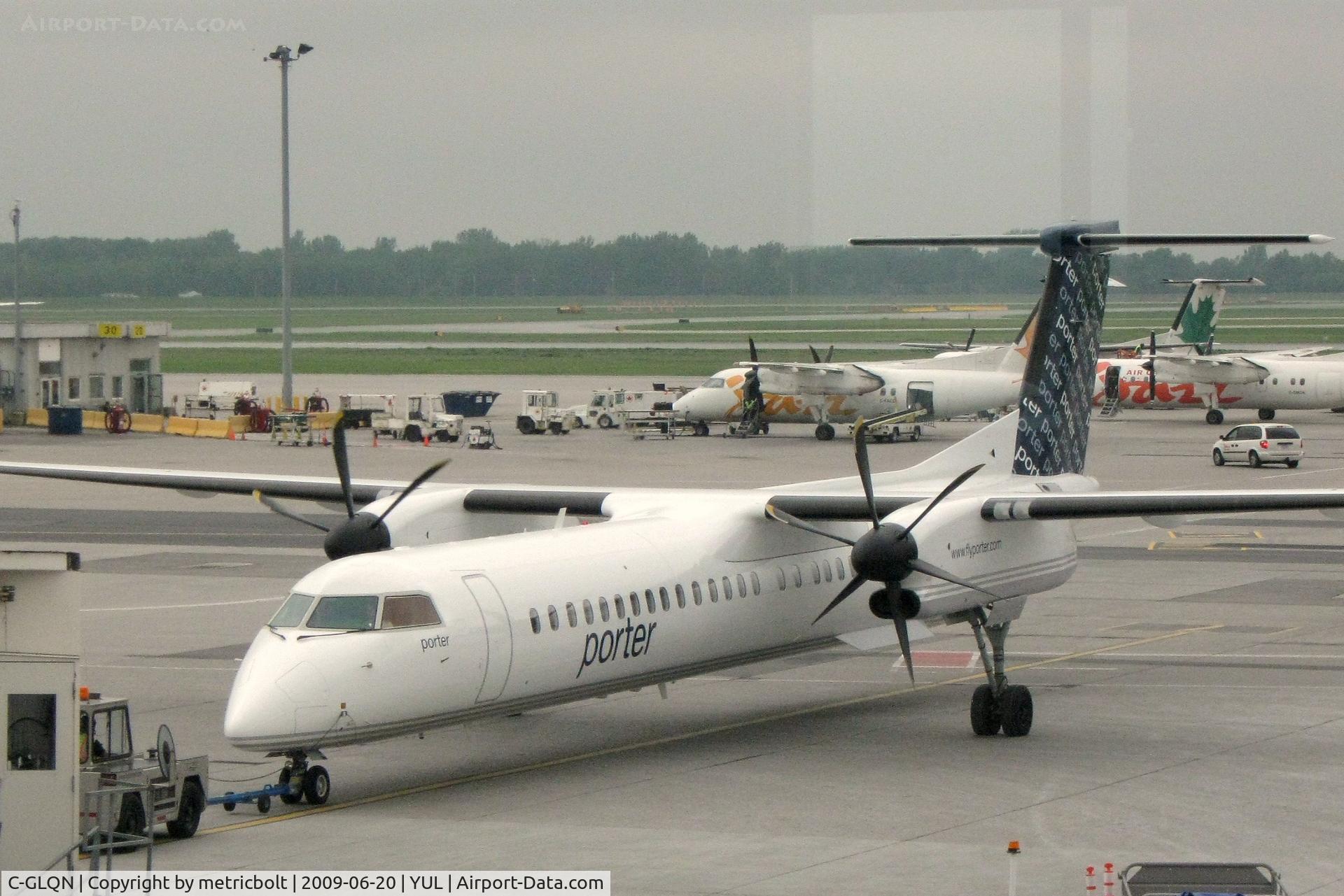 C-GLQN, 2009 De Havilland Canada DHC-8-402 Dash 8 C/N 4254, departure to Toronto Island Airport.