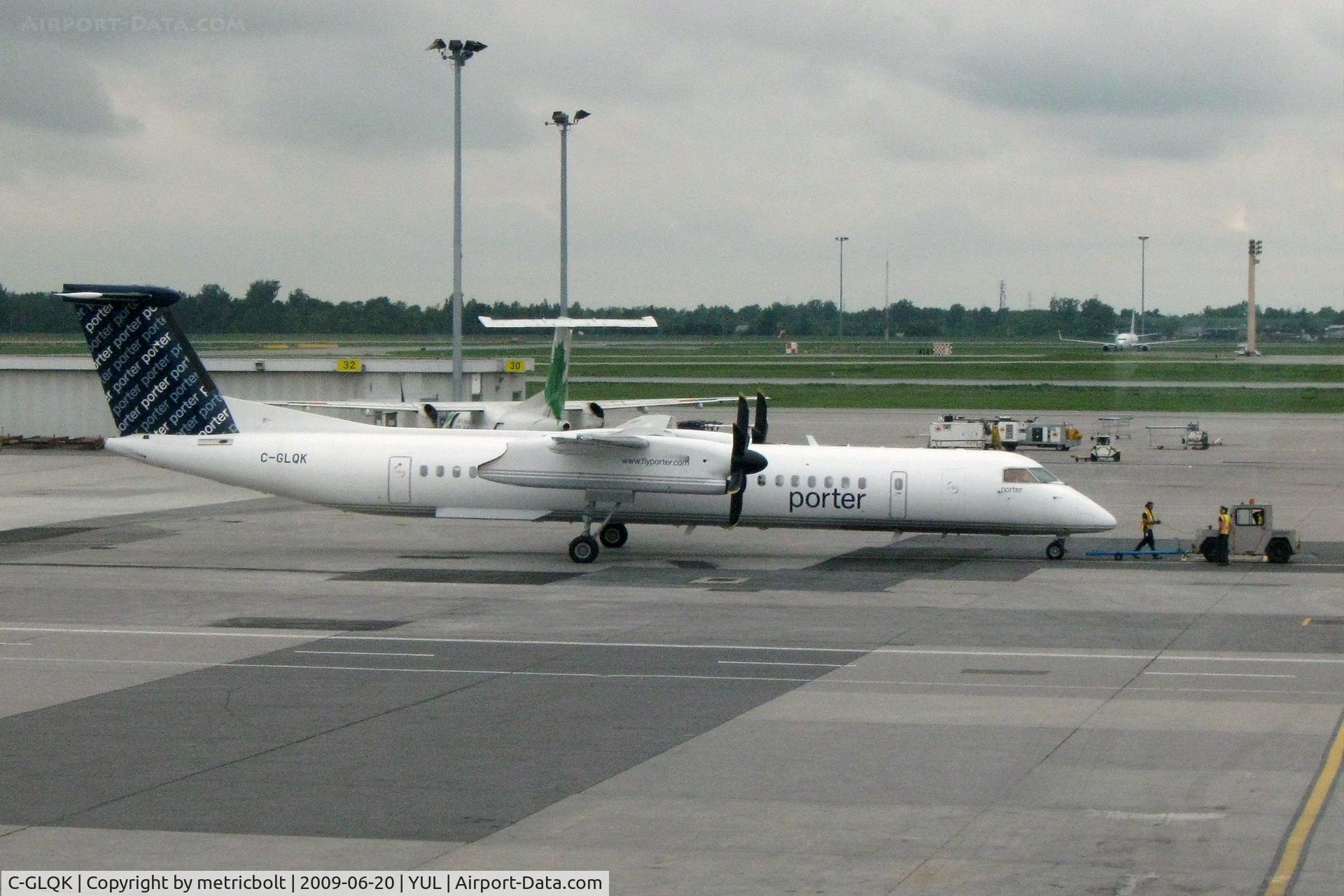 C-GLQK, 2009 De Havilland Canada DHC-8-402Q Dash 8 C/N 4247, departure to Toronto Island Airport.