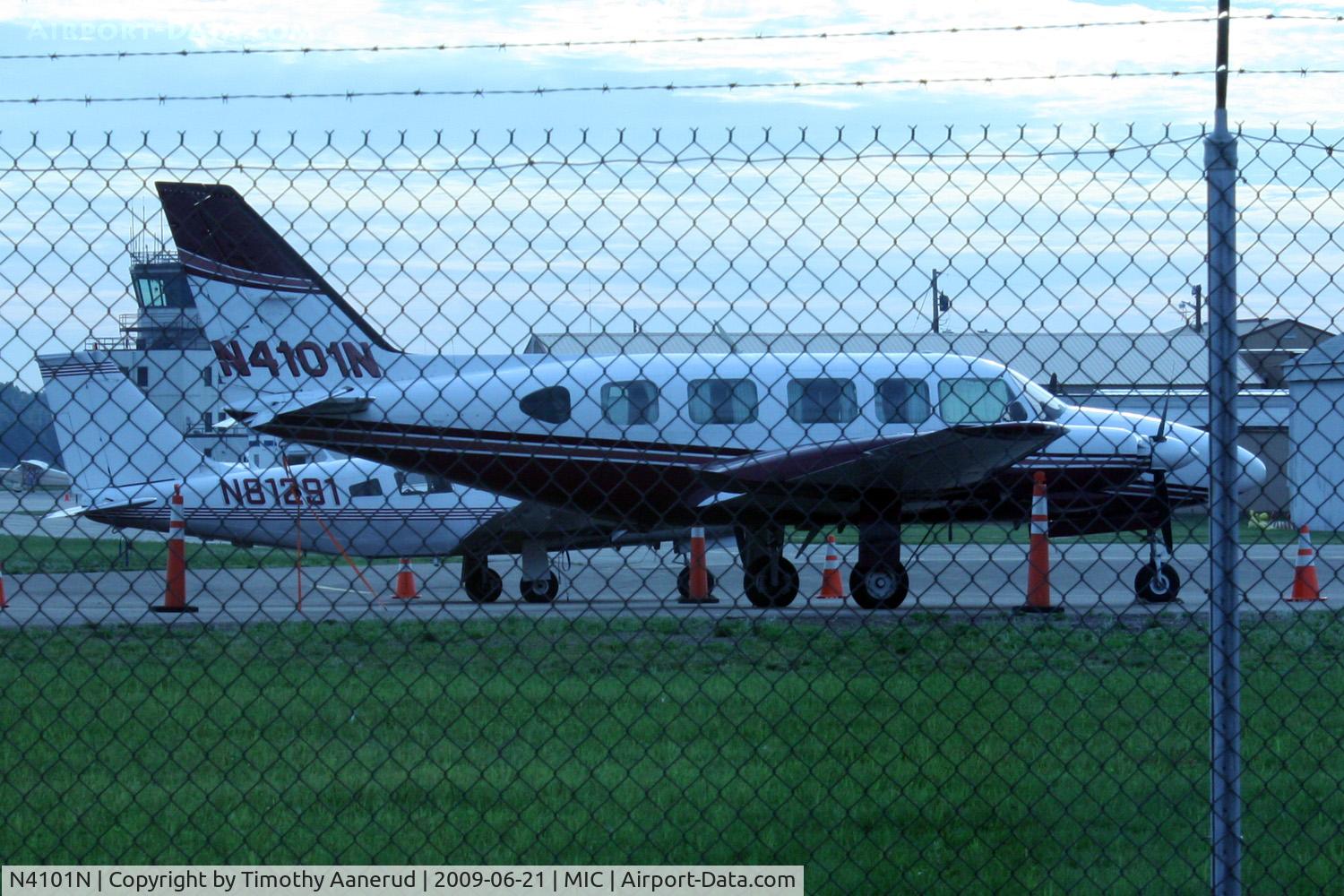 N4101N, 1981 Piper PA-31-350 Chieftain C/N 31-8252010, 1981 Piper PA-31-350, c/n: 31-8252010, Paul Perry style of photo