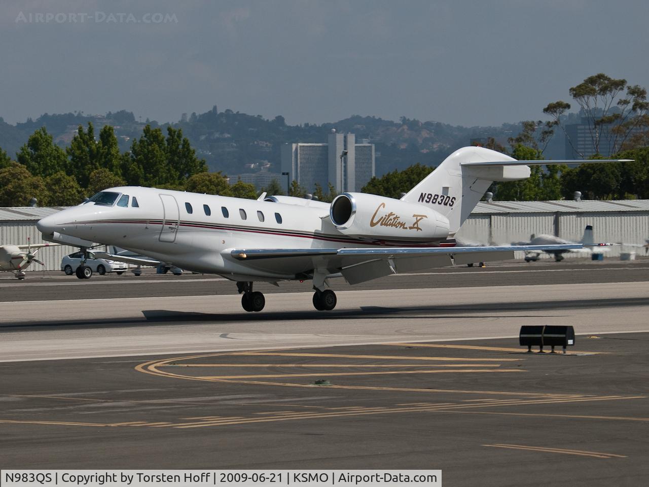 N983QS, 1999 Cessna 750 Citation X C/N 750-0083, N983QS arriving on RWY 21