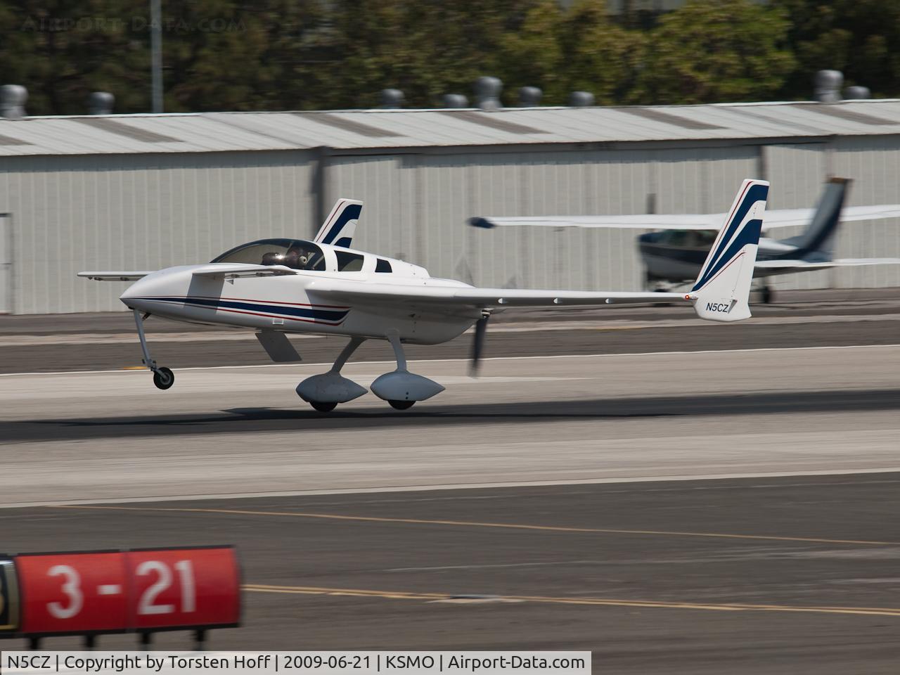 N5CZ, 1992 Co-Z Cozy C/N 5, N5CZ arriving on RWY 21