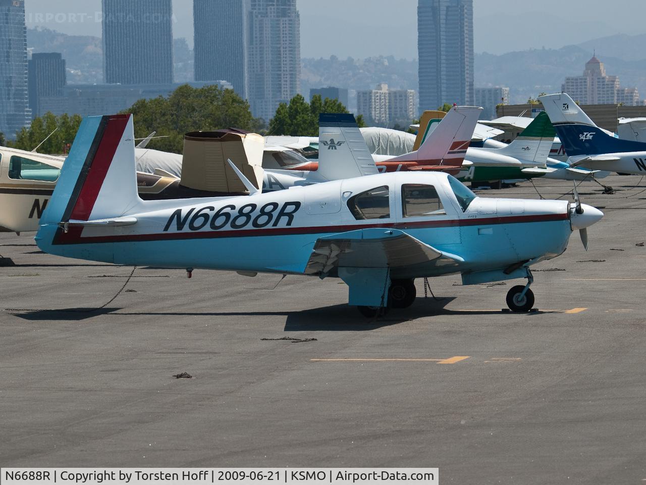 N6688R, 1964 Mooney M20E C/N 431, N6688R parked at KSMO