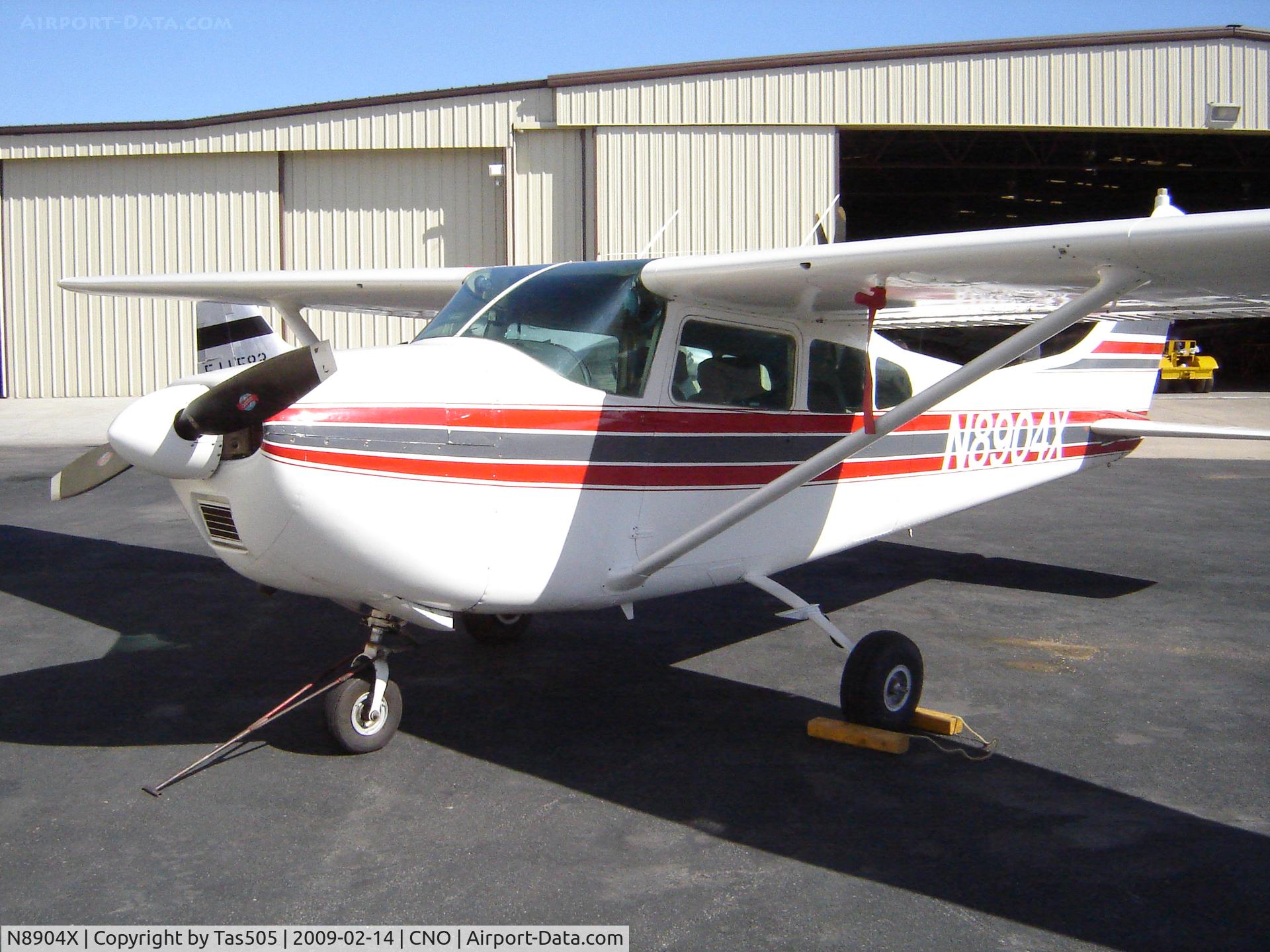 N8904X, 1961 Cessna 182D Skylane C/N 18253304, 1961 Cessna 210B