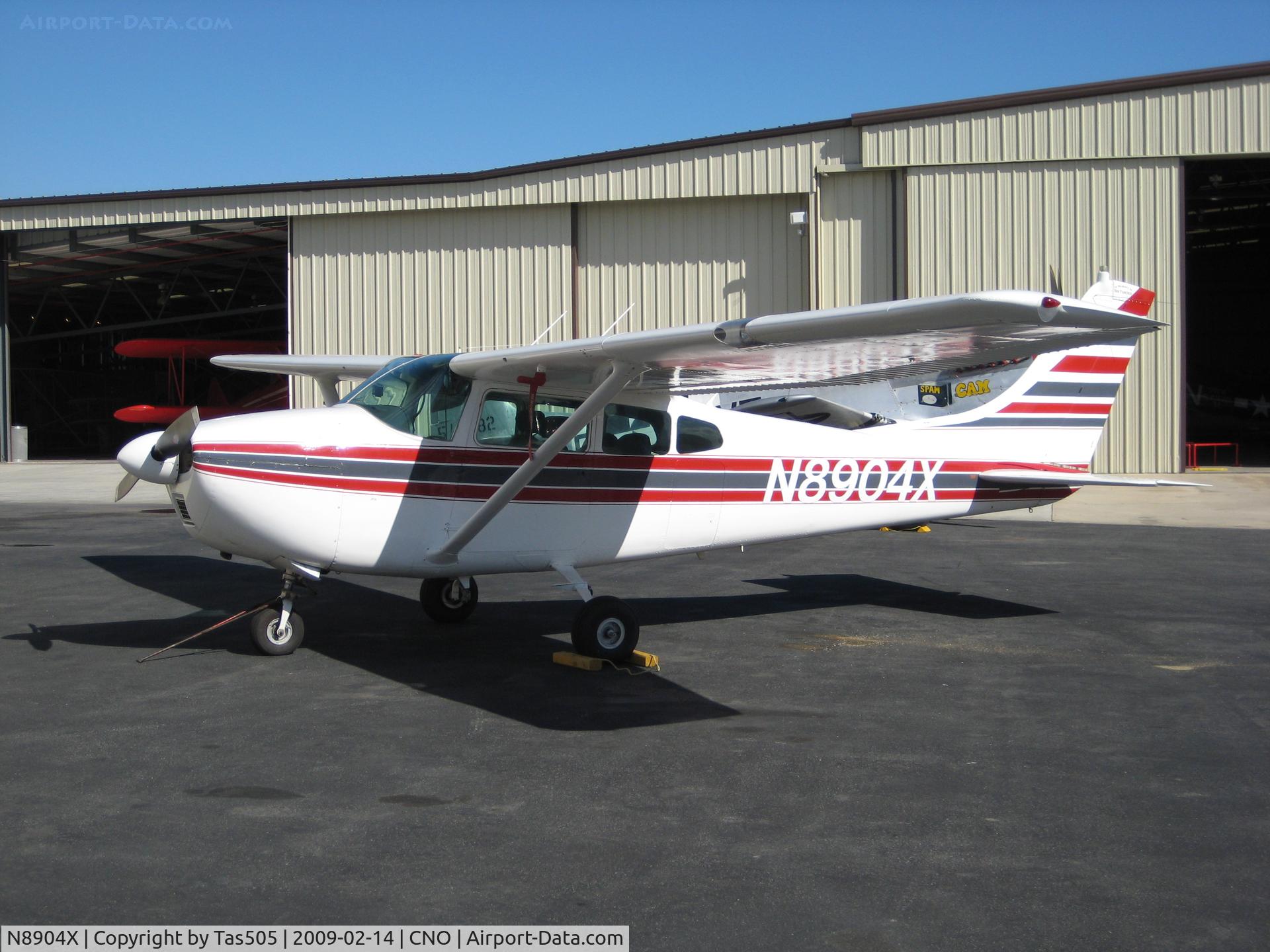 N8904X, 1961 Cessna 182D Skylane C/N 18253304, 1961 Cessna 210B