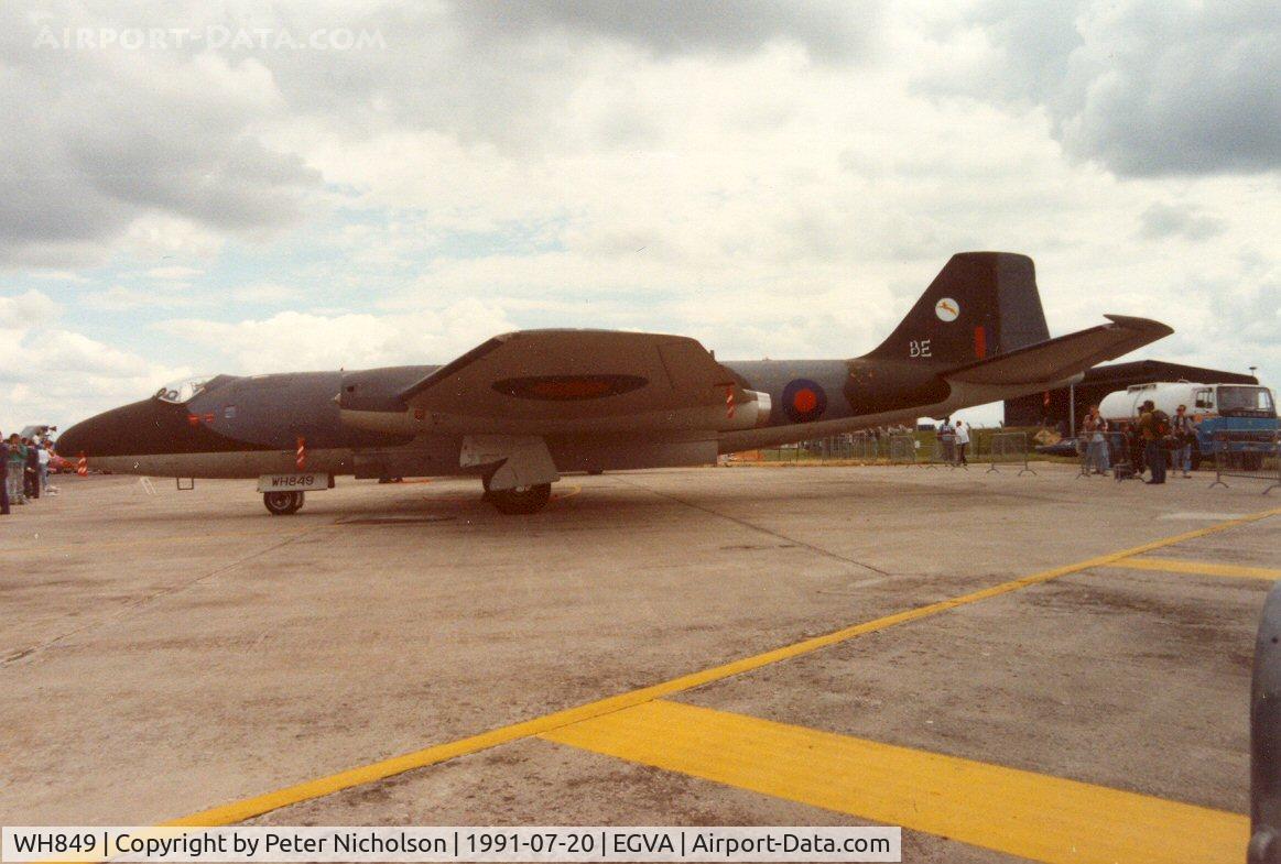 WH849, English Electric Canberra T.4 C/N EEP71295, Canberra T.4 of 230 Operational Conversion Unit at the 1991 Intnl Air Tattoo at RAF Fairford.