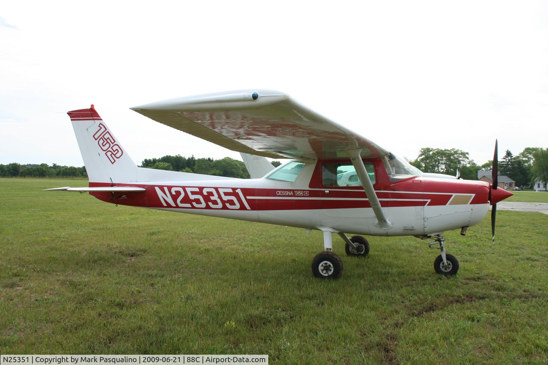 N25351, 1977 Cessna 152 C/N 15280609, Cessna 152